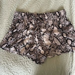 Express Snake Print Flowy High Waist Shorts Size Large